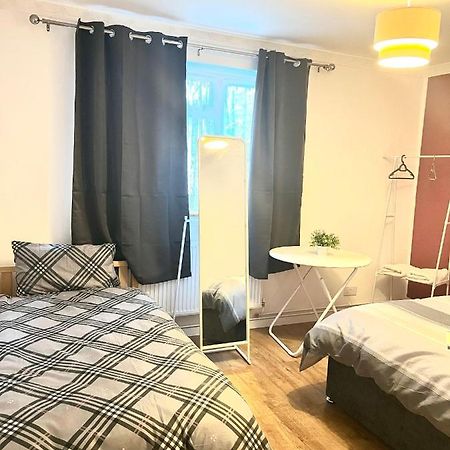 Large Room With Two Bed In Central 런던 외부 사진